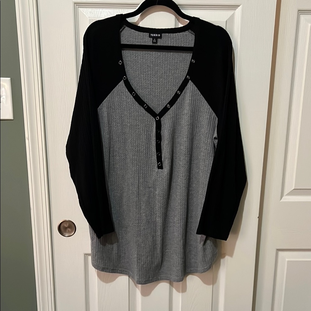 Torrid Black and Gray 3/4 Sleeve Baseball Style Tee